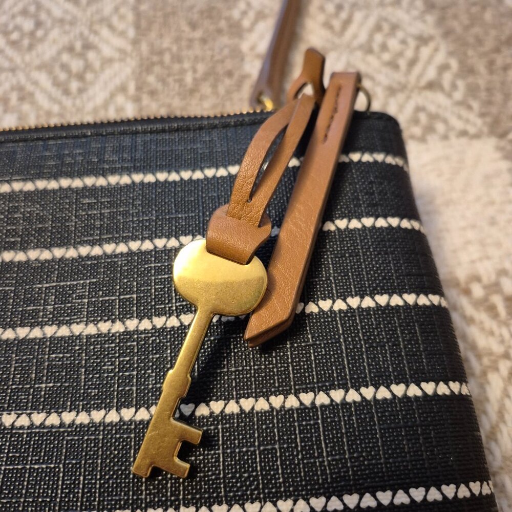 Fossil Fiona Black & Cream Small Hearts Crossbody Bag - Picture 2 of 7